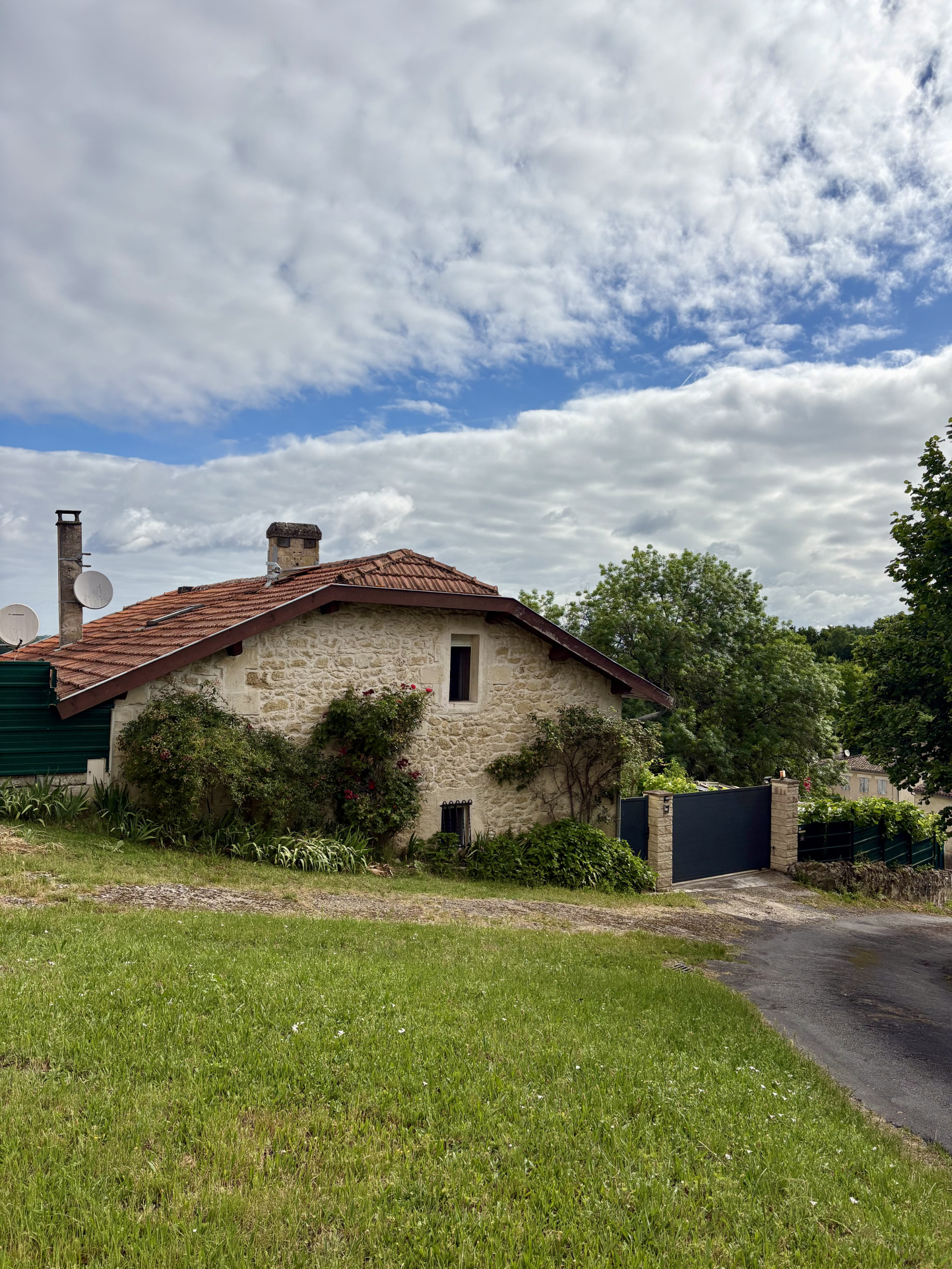 Maison à vendre à Genissac, 173,88 m², 9 pièces – photo 1 sur 13