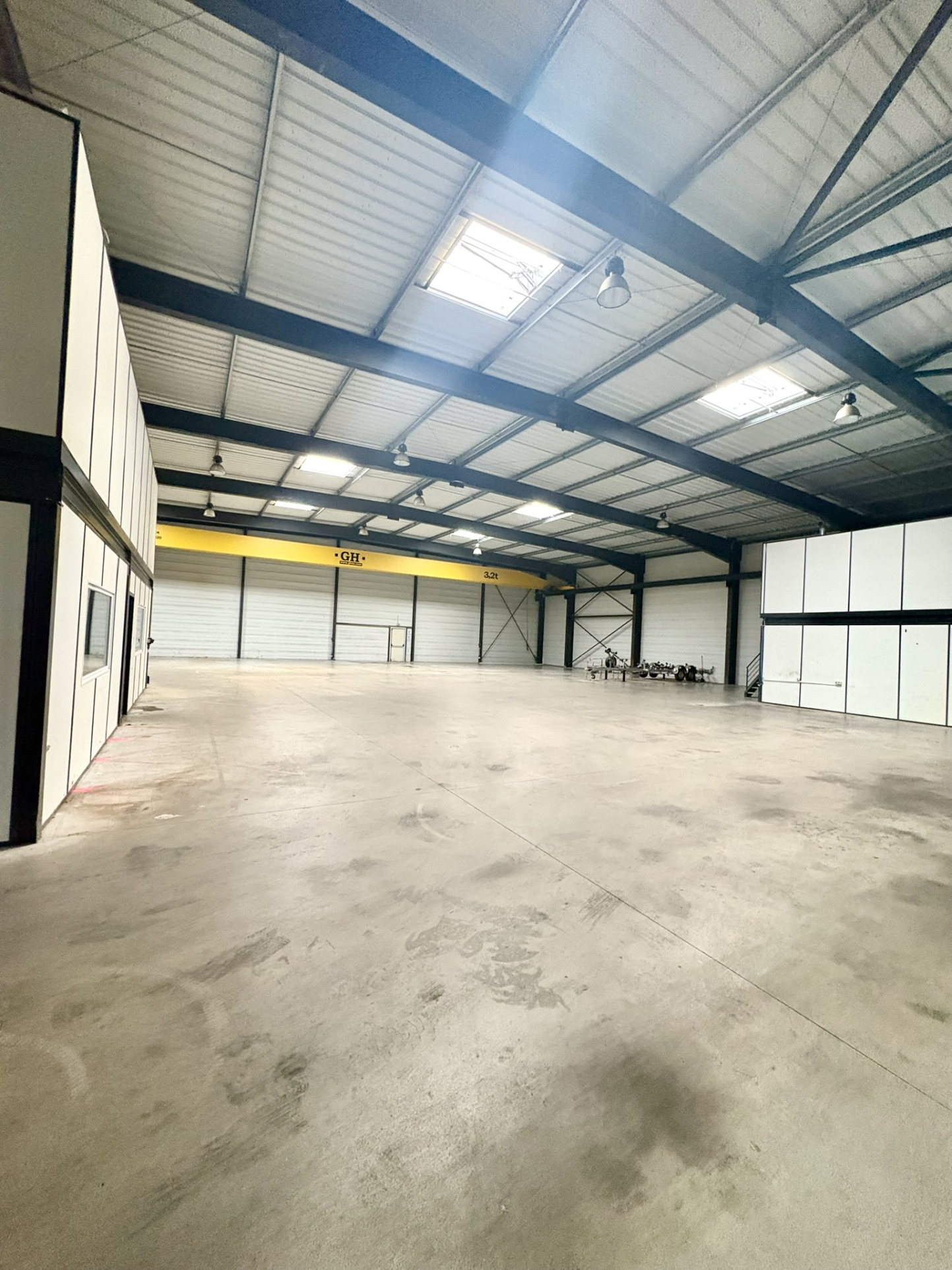 Local d'activité à louer à Eysines, 1 127 m² – photo 2 sur 8