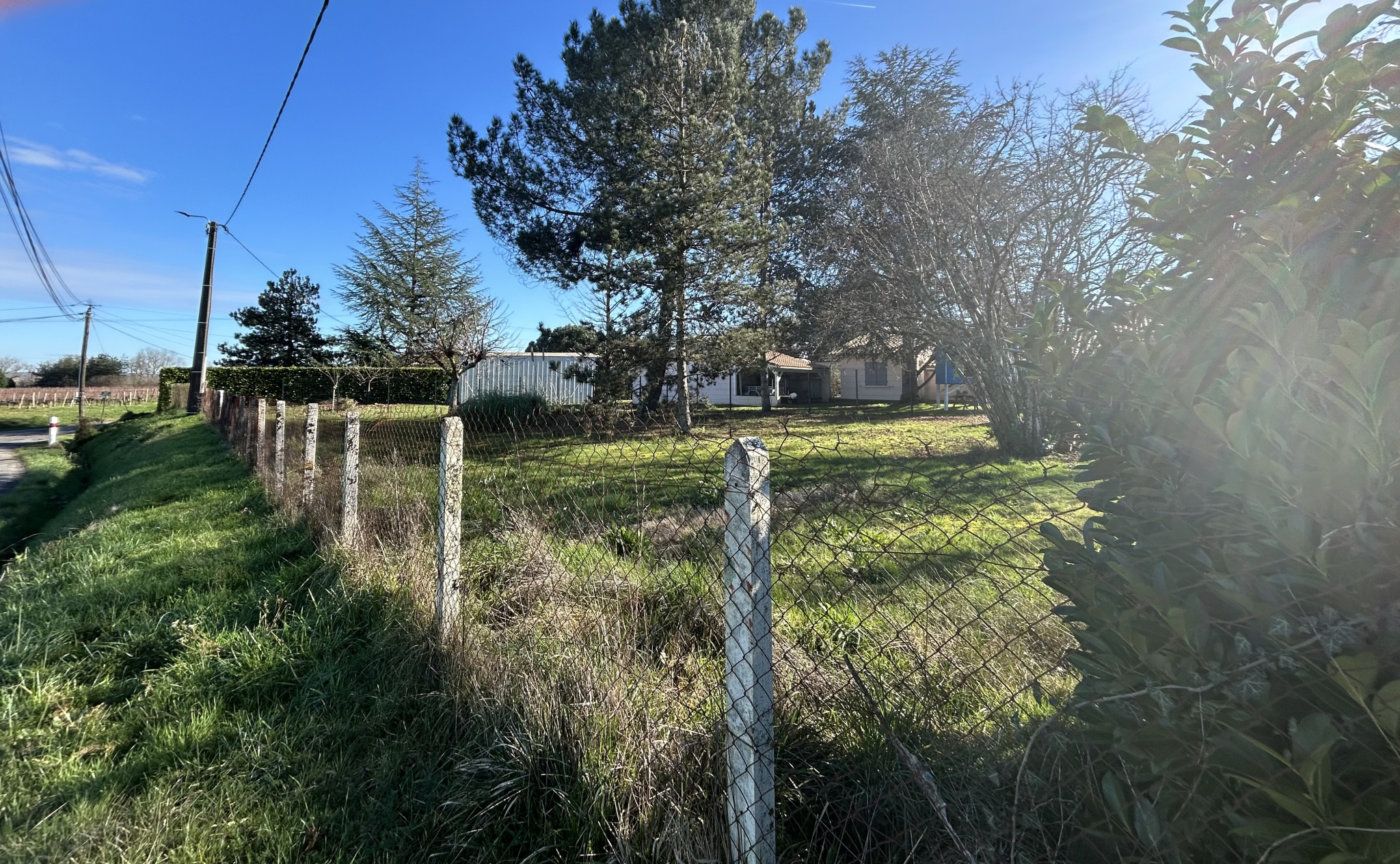 Terrain constructible à vendre à Galgon, 576 m² – photo 3 sur 3